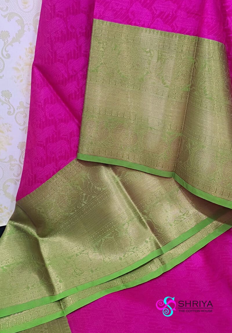 Very Rich and beautiful kora Benaras Silk Saree with a beautiful border and pallu - Image 3