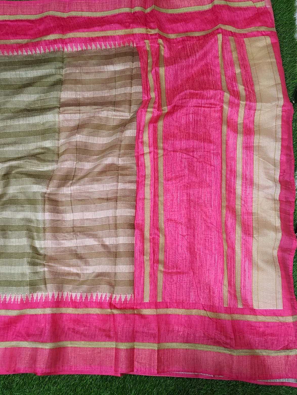 Very Elegant Soft cotton sarees with beautiful border,rich pallu and contrast blouse - Image 2