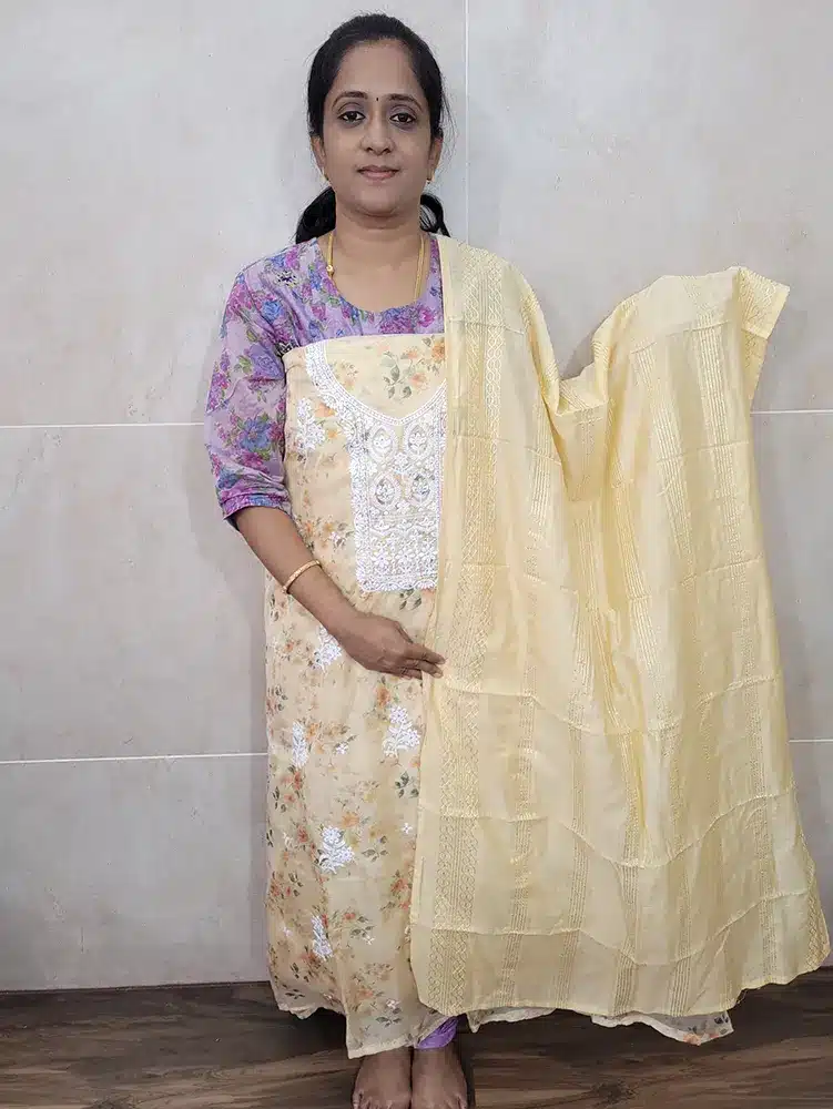 Digital printed organza top paired with a embroidered soft silk dupatta and cotton silk bottom (lining Included )