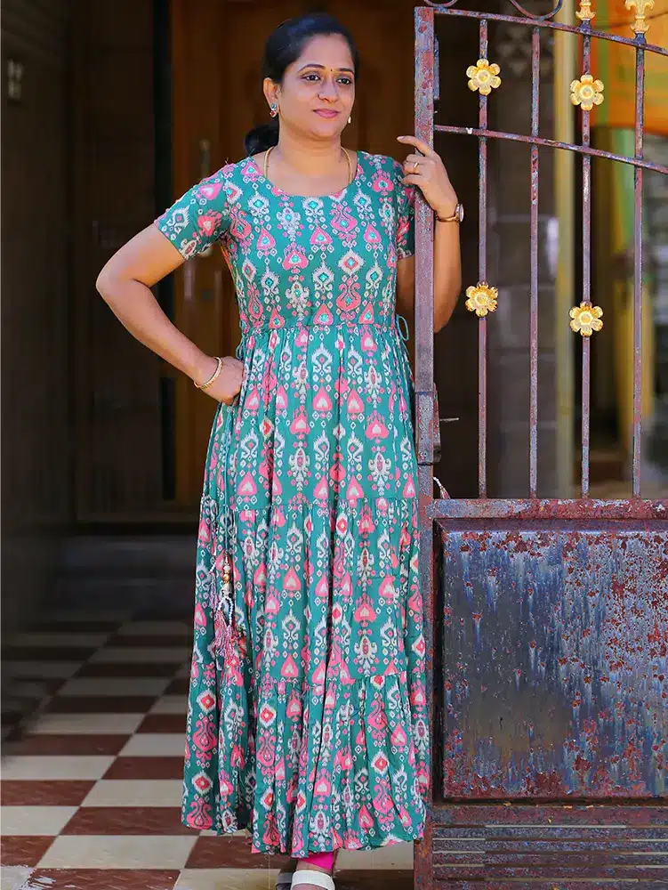 Printed muslin silk top with beautiful yoke - Image 5