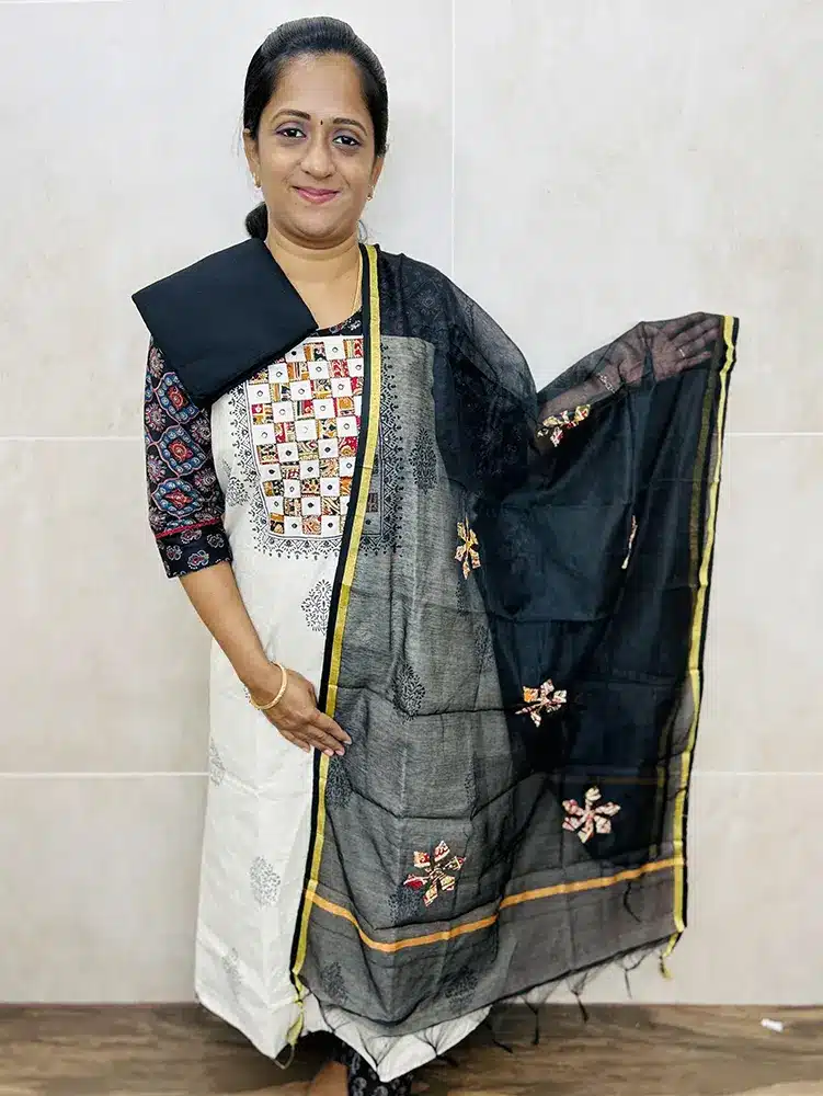 Soft silk cotton top with kalamkari patch paired with soft silk cotton dupatta and cotton bottom