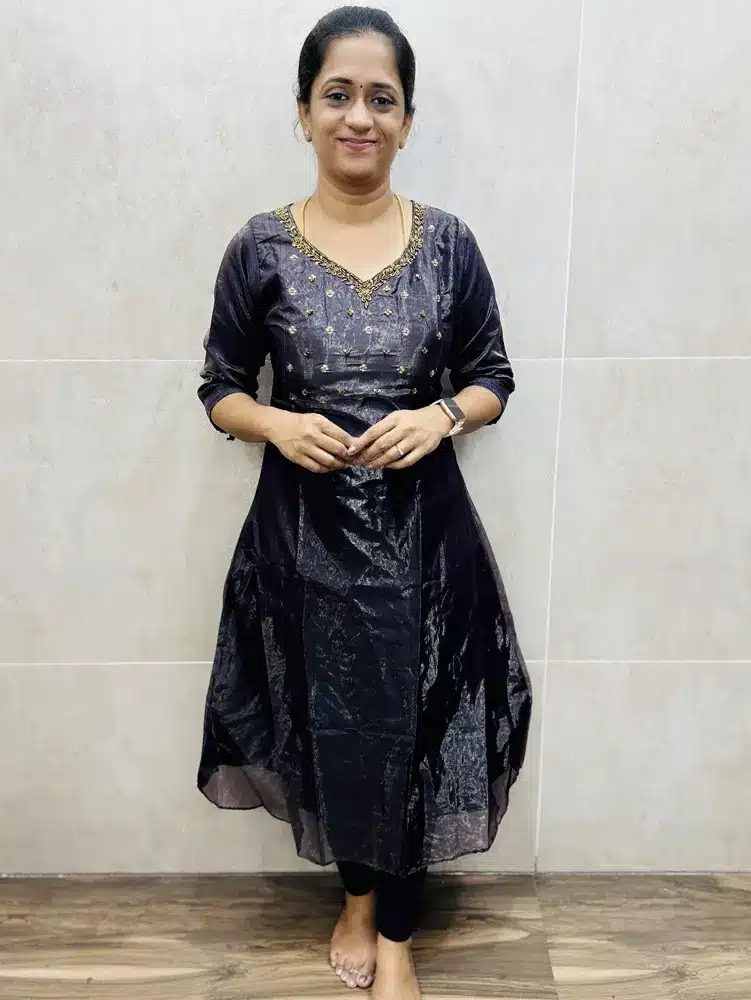 (Dark Grape Purple)Premium soft tissue organza top(crepe lining including sleeves)with handworked weaving patchwork on yoke(Aline pattern)