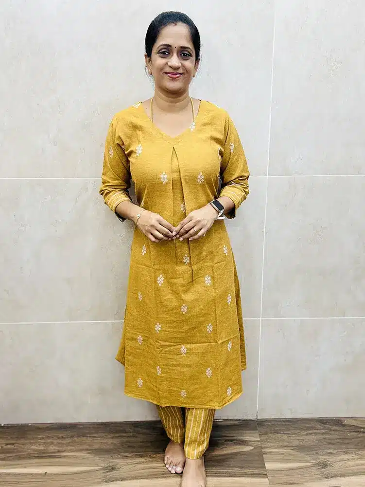 Premium quality pure cotton top with allover thread weaving paired with pure cotton bottom-1side pocket (straight cut)