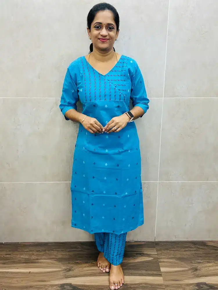 Mangalagiri cotton top(cotton lining)with allover thread weaving paired with Mangalagiri cotton bottom(straight cut)