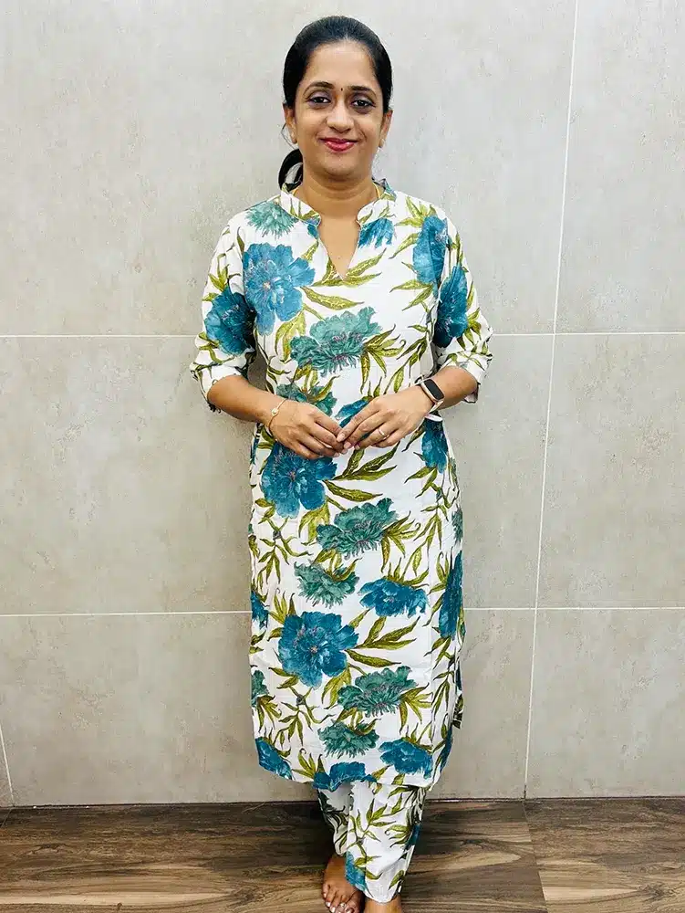 Premium muslin silk top (crepe lining) paired with muslin silk bottom (straight cut)