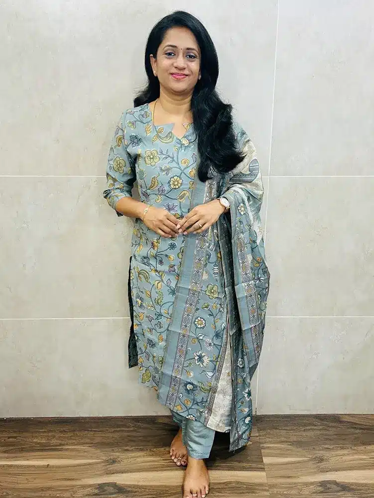 Premium muslin silk top (crepe lining) paired with muslin silk dupatta and silk bottom (straight cut)