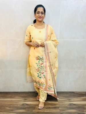Linen cotton top(cotton lining) with allover jamdani weaving paired with linen cotton dupatta and santoon bottom(free size)