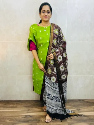 Premium semi raw silk top(cotton lining) paired with chennuri silk kalamkari dupatta and semi raw silk bottom(free size)