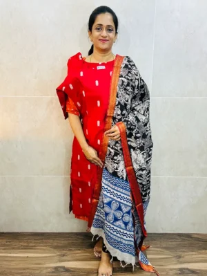 Premium semi raw silk top(cotton lining) paired with chennuri silk kalamkari dupatta