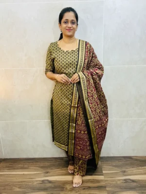 Handblock printed Mangalagiri cotton top (cotton lining) paired with printed Mangalagiri cotton dupatta and cotton bottom (free size)