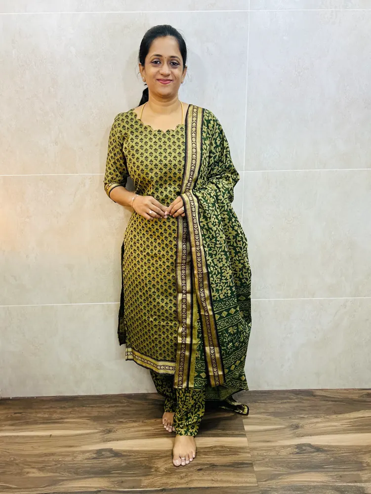 Handblock printed Mangalagiri cotton top (cotton lining) paired with printed Mangalagiri cotton dupatta and cotton bottom (free size)