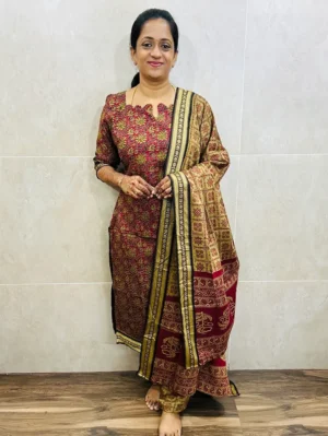 Handblock printed Mangalagiri cotton top (cotton lining) paired with printed Mangalagiri cotton dupatta and cotton bottom (free size)