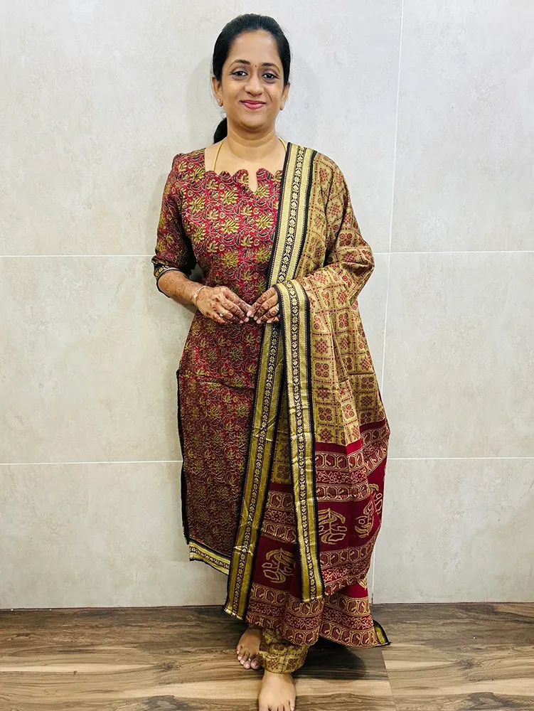 Handblock printed Mangalagiri cotton top (cotton lining) paired with printed Mangalagiri cotton dupatta and cotton bottom (free size)