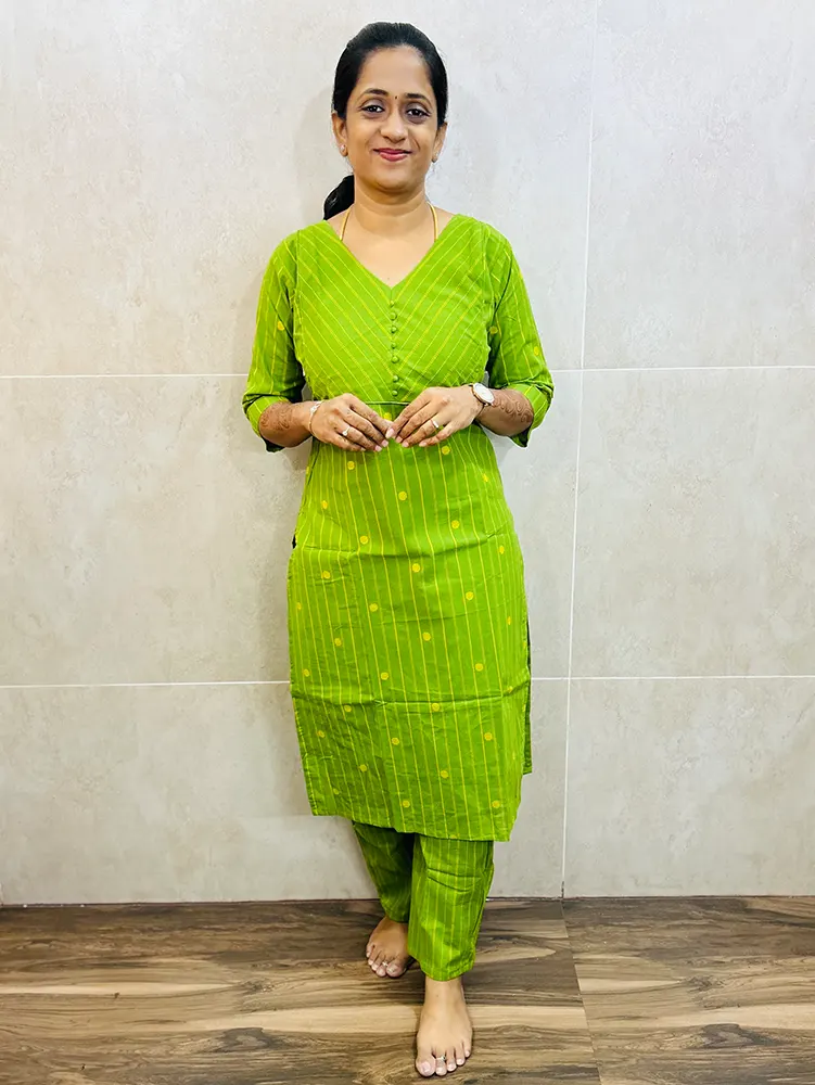 Pure handloom cotton top (cotton lining) with all over thread weaving a paired with cotton bottom (straight cut)