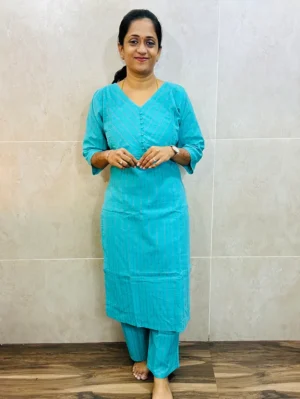 Pure handloom cotton top (cotton lining) with all over thread weaving a paired with cotton bottom (straight cut)