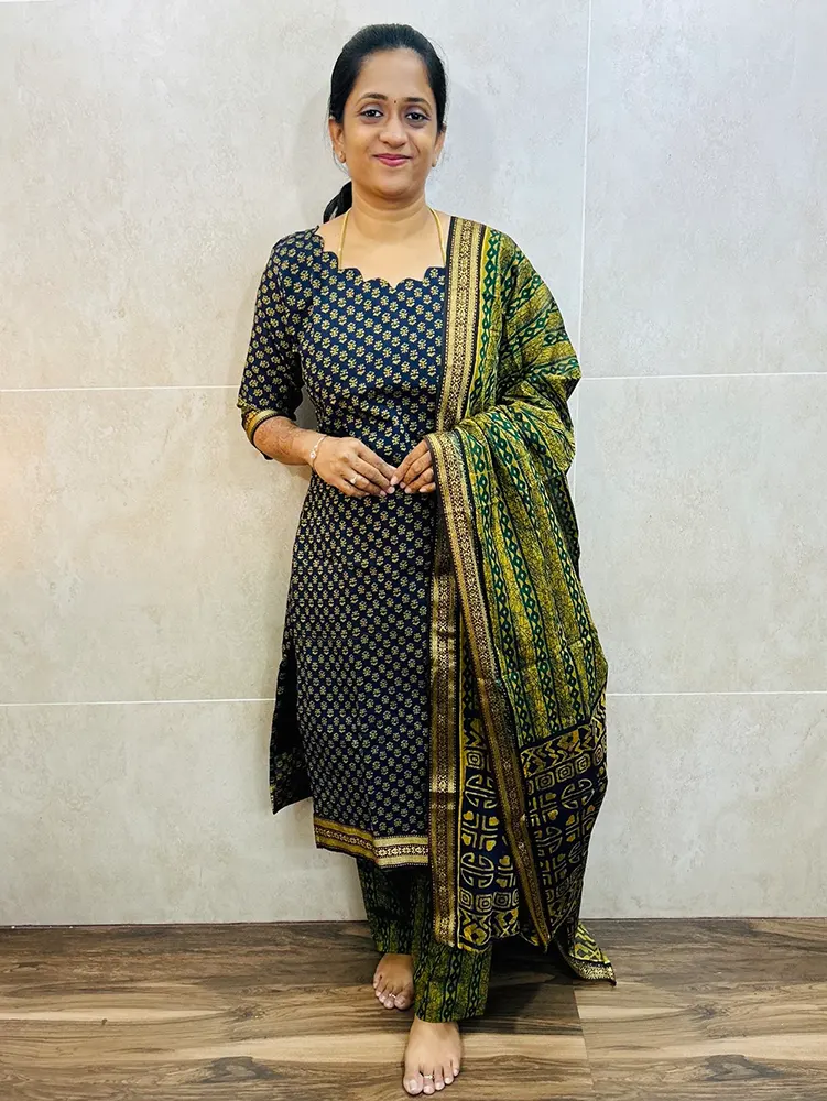 Handblock printed Mangalagiri cotton top (cotton lining) paired with printed Mangalagiri cotton dupatta and cotton bottom (free size)