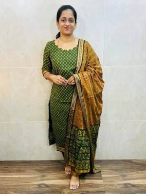 Handblock printed Mangalagiri cotton top (cotton lining) paired with printed Mangalagiri cotton dupatta and cotton bottom (free size)