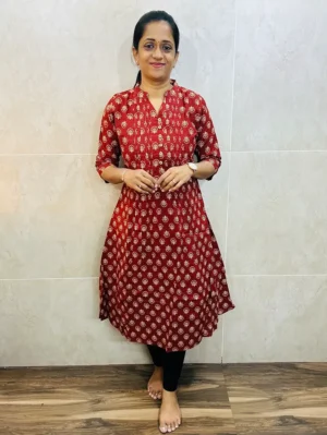 Handblock printed Jaipur cotton top (cotton lining) with pleats and wooden buttons on yoke (Aline pattern)