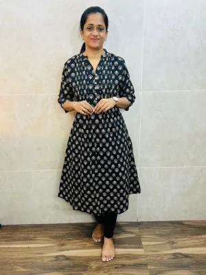 Handblock printed Jaipur cotton top (cotton lining) with pleats and wooden buttons on yoke (Aline pattern)