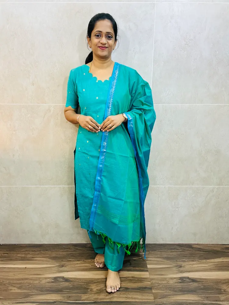 Pure handloom cotton top with allover zari woven buttas paired with cotton dupatta and cotton bottom(free size)