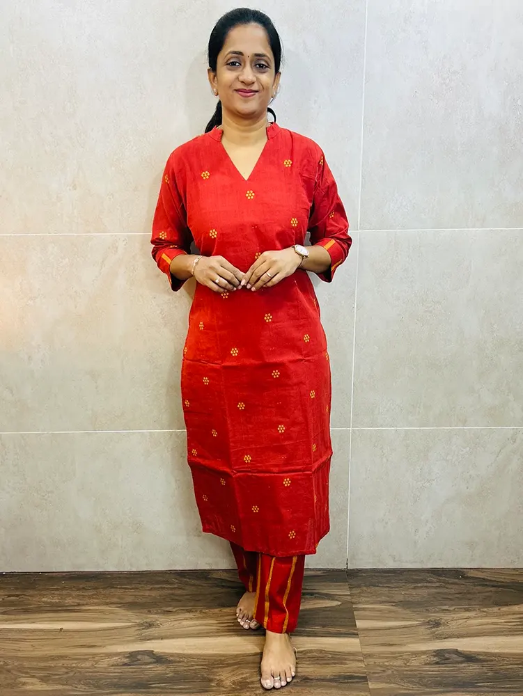 Pure handloom cotton top (cotton lining) with allover thread woven buttas paired with handloom cotton bottom (free size)