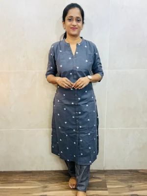 Pure handloom cotton top (cotton lining) with allover thread woven buttas paired with handloom cotton bottom (free size)