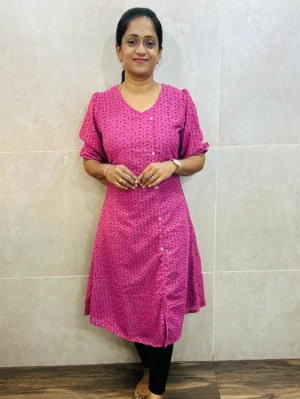 Acoba cotton top (crepe lining) with fancy wooden buttons all over (Aline pattern)