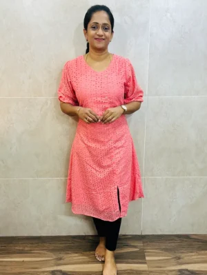 Acoba cotton top (crepe lining) with fancy wooden buttons all over (Aline pattern)