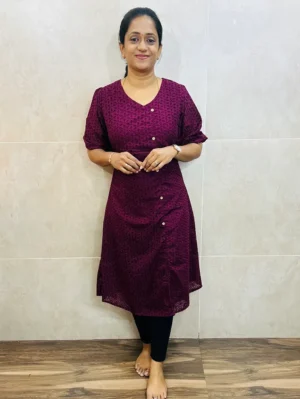 Acoba cotton top (crepe lining) with fancy wooden buttons all over (Aline pattern)