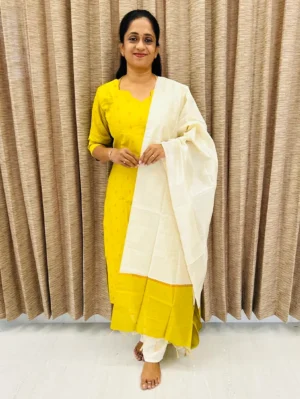 (Yellowish green)Semi raw silk top (cotton lining) paired with semi raw silk dupatta and semi raw silk bottom (free size)