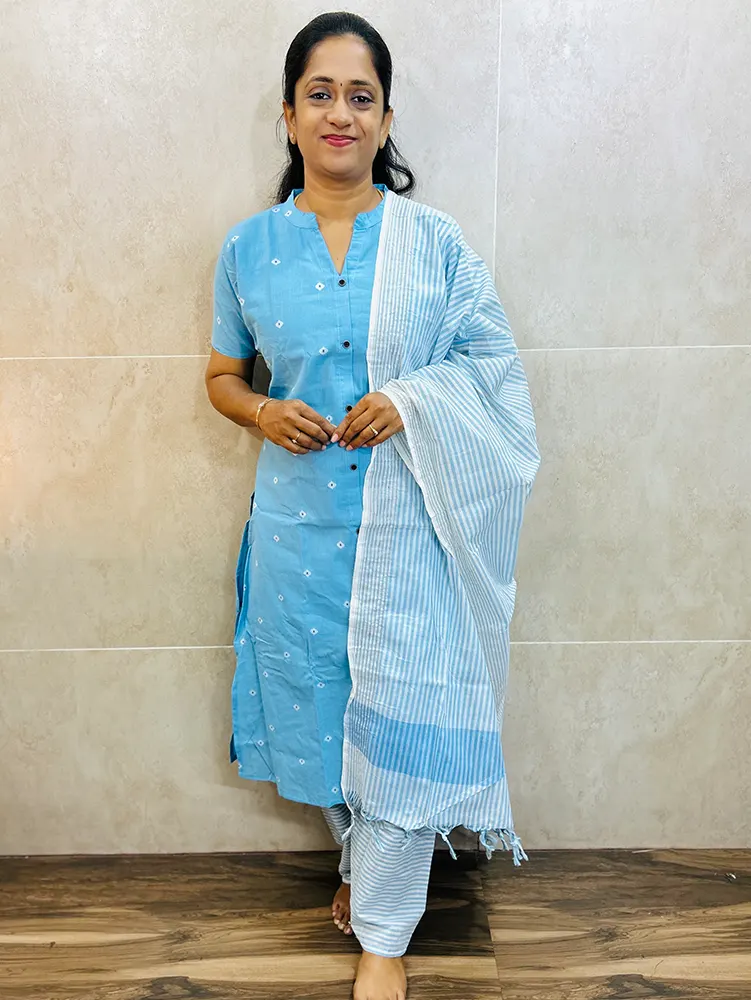 Handloom cotton top (cotton lining) paired with handloom cotton dupatta and cotton bottom (free size)