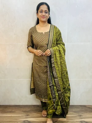 Handblock printed Mangalagiri cotton top (cotton lining) paired with printed Mangalagiri cotton dupatta and cotton bottom (free size)