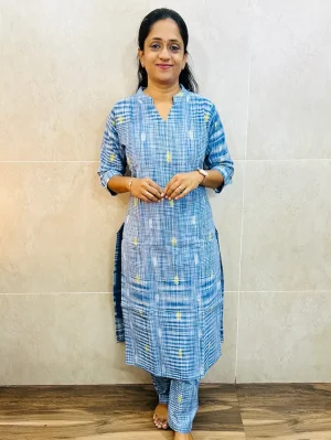 Pure handloom cotton top (cotton lining) with allover thread weaving paired with handloom cotton bottom (straight cut)