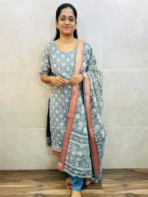 Handblock printed Mangalagiri cotton top (cotton lining) paired with printed Mangalagiri cotton dupatta and cotton bottom (free size)