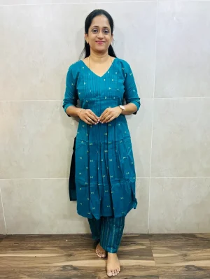 Pure handloom cotton top (cotton lining) paired with handloom cotton bottom (straight cut)