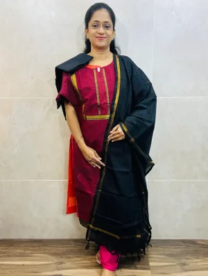 Pure handloom cotton top (cotton lining) paired with cotton dupatta and cotton bottom (free size)