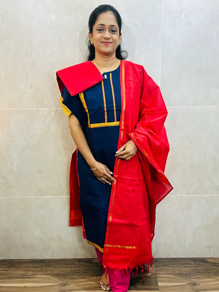 Pure handloom cotton top (cotton lining) paired with cotton dupatta and cotton bottom (free size)