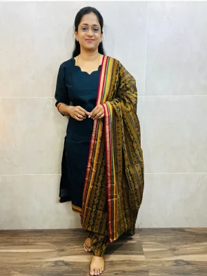 Pure handloom cotton top(cotton lining) paired with cotton dupatta and cotton bottom(free size)