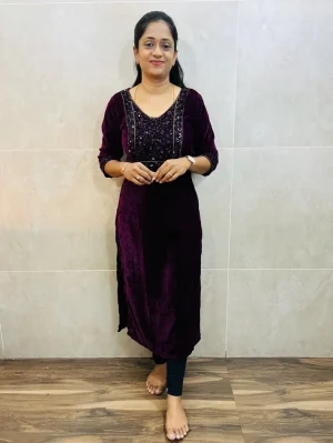 (Majenta purple)Exclusive velvet top with handwork on yoke and sleeves(straight cut)