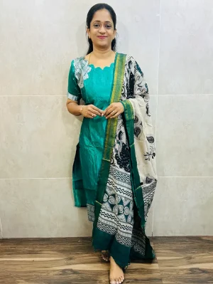 Handloom Mangalagiri silk top (cotton lining) paired with printed Kalamkari silk dupatta