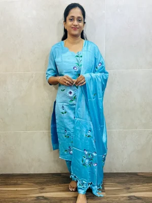 Brush painted Bhagalpur cotton top(cotton lining) paired with Bhagalpur cotton dupatta and Bhagalpur cotton bottom(free size)