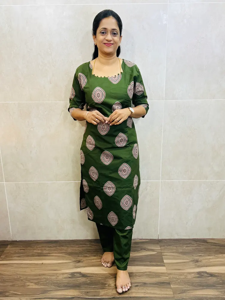 Dabu dyed cotton top (cotton lining) paired with Dabu cotton bottom (free size)