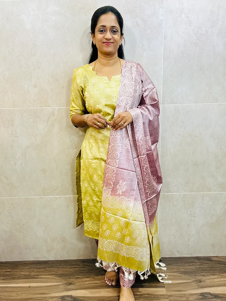 Batik printed Bhagalpur cotton top (cotton lining) paired with Bhagalpur cotton dupatta and Bhagalpur cotton bottom (free size)