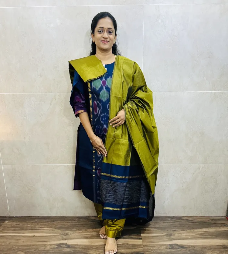 Premium Pochampally handloom silk cotton top (cotton lining) paired with silk cotton dupatta and silk bottom (Free size)