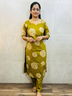 Dabu dyed cotton top (cotton lining) paired with Dabu cotton bottom (free size)