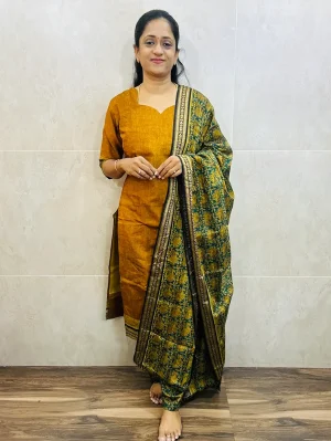 Handblock printed Mangalagiri cotton top (cotton lining) paired with printed Mangalagiri cotton dupatta and cotton bottom (free size)