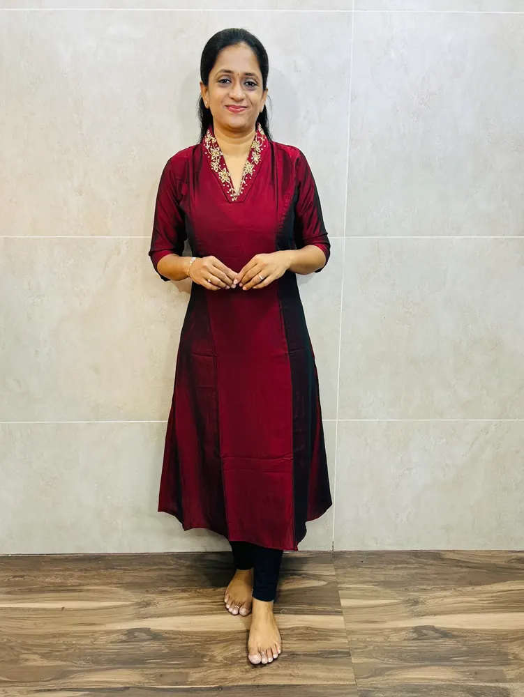 (Maroon)Soft silk top(cotton lining)with handwork on the collar(Panel cut)