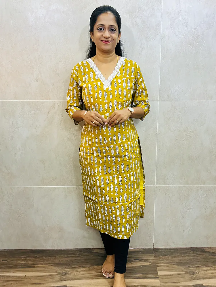 Handblock printed Jaipur cotton top (cotton lining) with fancy lace work on yoke (straight cut)