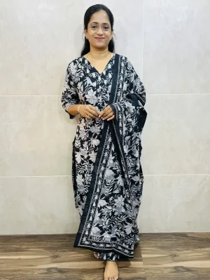Printed Jaipur cotton top (cotton lining) paired with cotton dupatta and cotton bottom (Straight cut)
