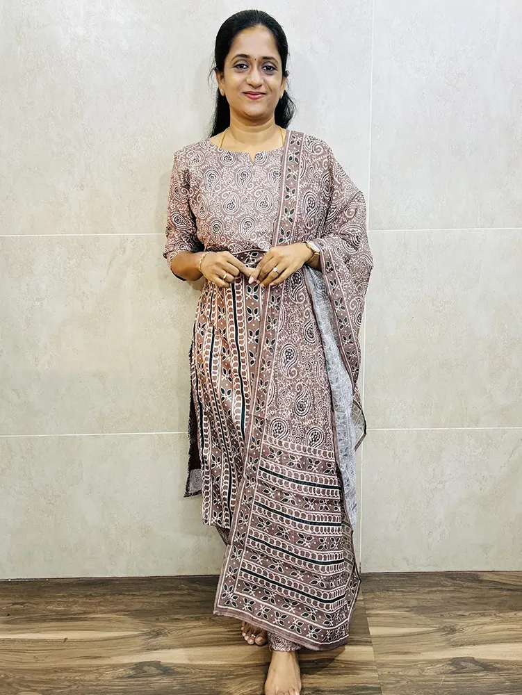 Printed linen cotton top (cotton lining) paired with linen cotton dupatta and linen cotton bottom (free size)